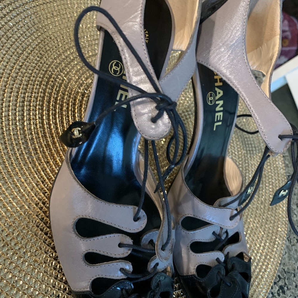 Coco Chanel lace up heels - Picture 4 of 16